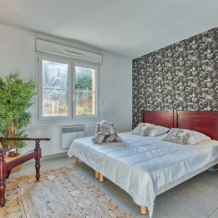 Atlantic By Interhome * Le Moutchic